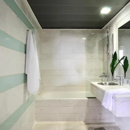 Dorian - Sure Collection By Western Hotel 3*